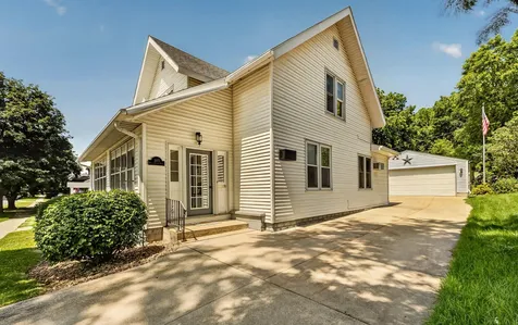 305 North Street NW Preston MN 55965