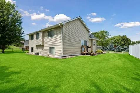 17532 Freeport Way Farmington MN 55024