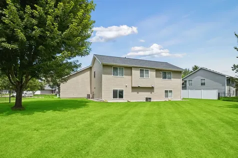 17532 Freeport Way Farmington MN 55024