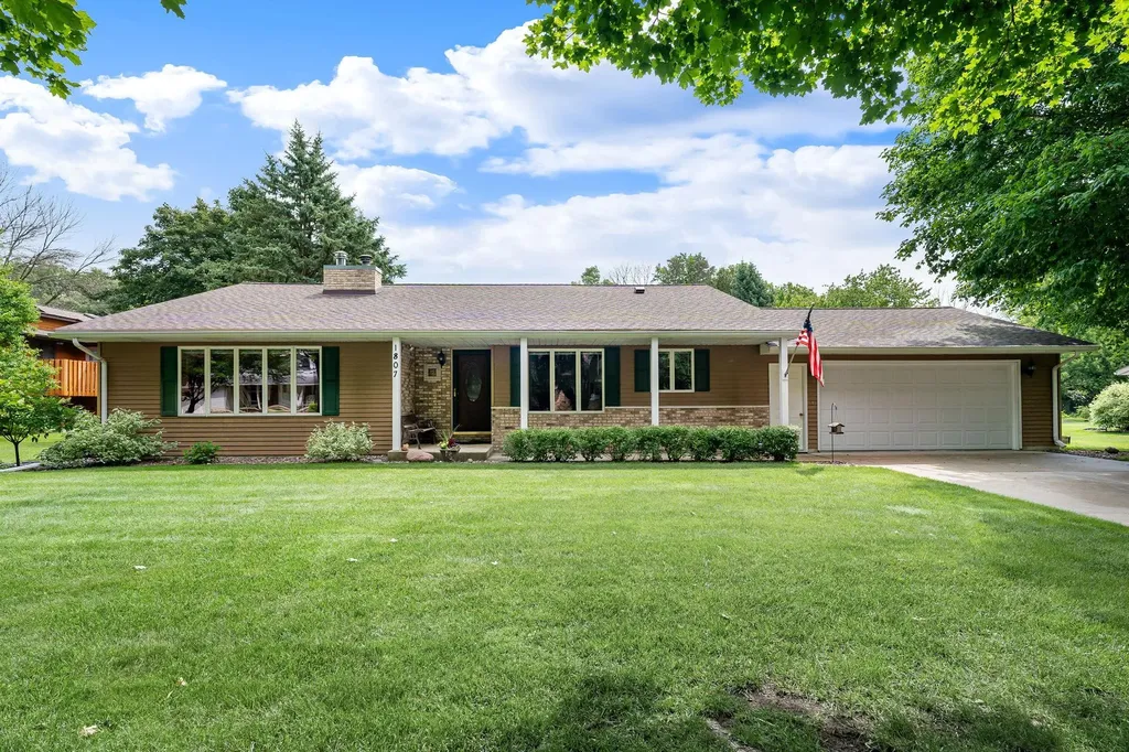 1807 9th Street SW Austin MN 55912
