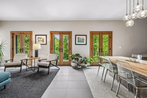 747 Kenwood Parkway Minneapolis MN 55403