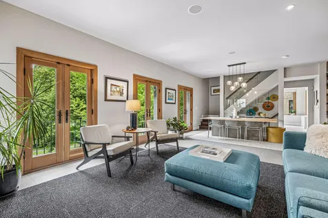 747 Kenwood Parkway Minneapolis MN 55403
