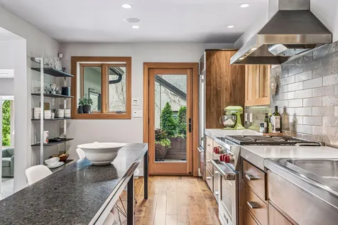 747 Kenwood Parkway Minneapolis MN 55403