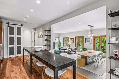 747 Kenwood Parkway Minneapolis MN 55403
