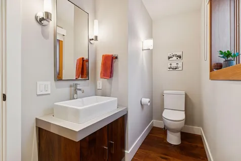 747 Kenwood Parkway Minneapolis MN 55403