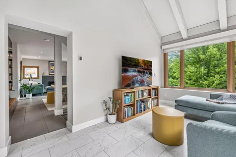 747 Kenwood Parkway Minneapolis MN 55403