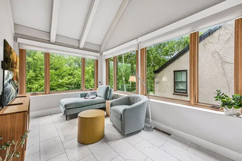 747 Kenwood Parkway Minneapolis MN 55403