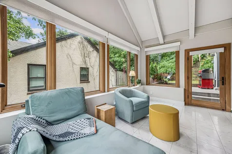 747 Kenwood Parkway Minneapolis MN 55403