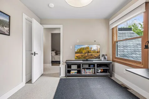 747 Kenwood Parkway Minneapolis MN 55403