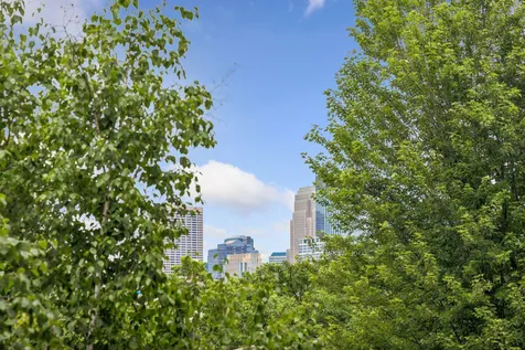 747 Kenwood Parkway Minneapolis MN 55403