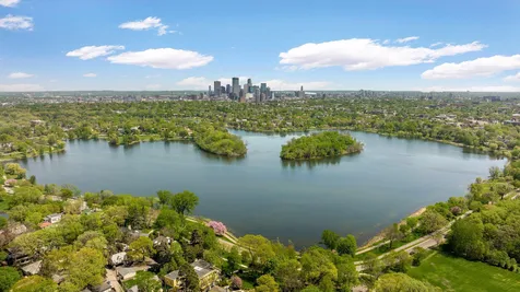 747 Kenwood Parkway Minneapolis MN 55403