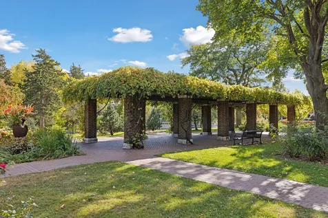 747 Kenwood Parkway Minneapolis MN 55403