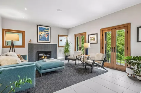 747 Kenwood Parkway Minneapolis MN 55403