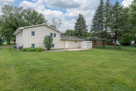 2104 Fair Street Mankato MN 56001