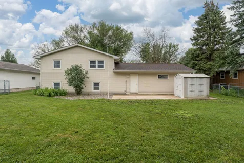 2104 Fair Street Mankato MN 56001