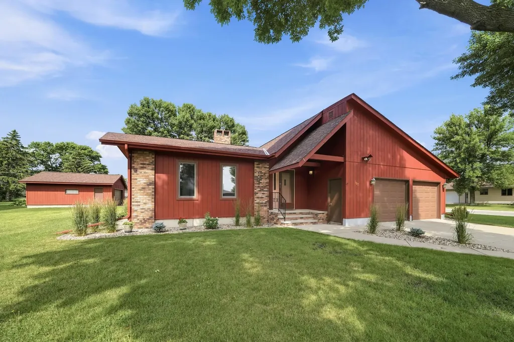 1017 9th Street Gaylord MN 55334