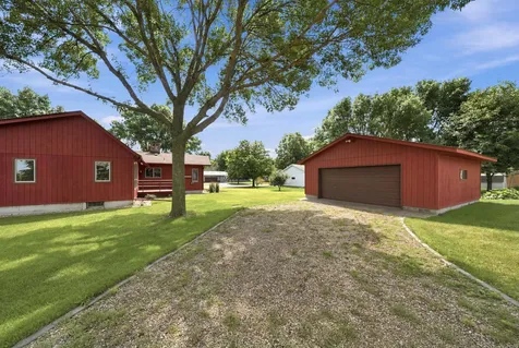 1017 9th Street Gaylord MN 55334