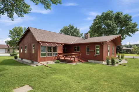 1017 9th Street Gaylord MN 55334