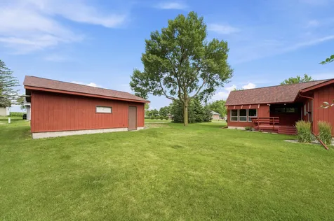 1017 9th Street Gaylord MN 55334
