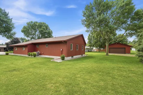 1017 9th Street Gaylord MN 55334