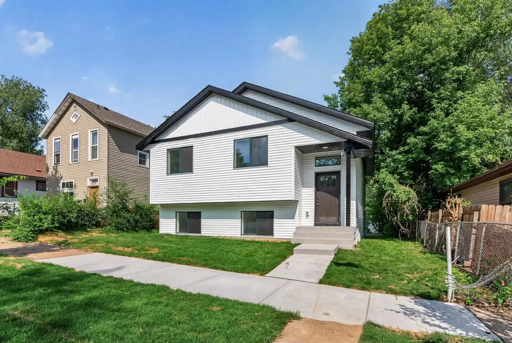 926 Galtier Street Saint Paul MN 55117