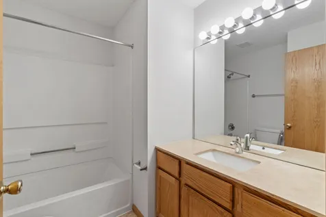 623 Mariner Way Woodbury MN 55129