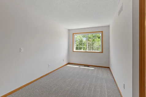 623 Mariner Way Woodbury MN 55129