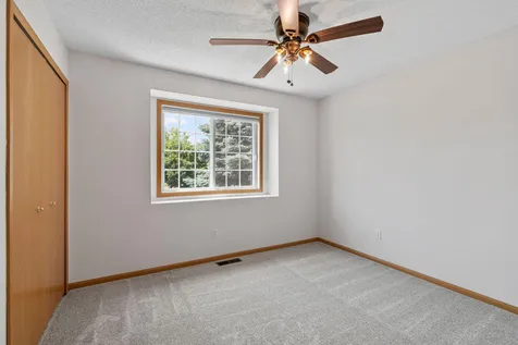623 Mariner Way Woodbury MN 55129
