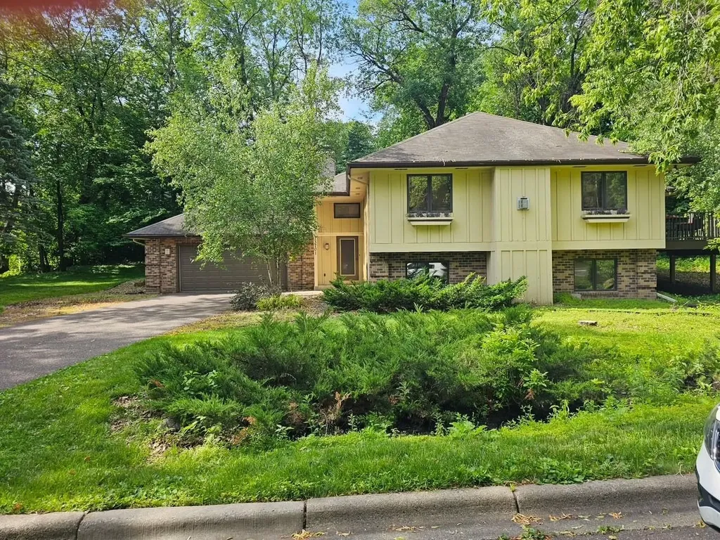 13701 Wood Lane Hopkins MN 55305