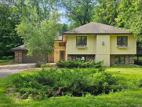 13701 Wood Lane Minnetonka MN 55305
