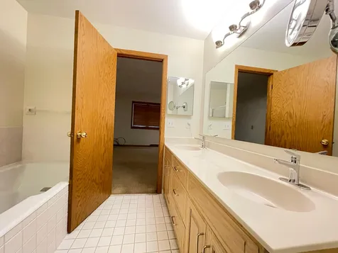 13701 Wood Lane Minnetonka MN 55305