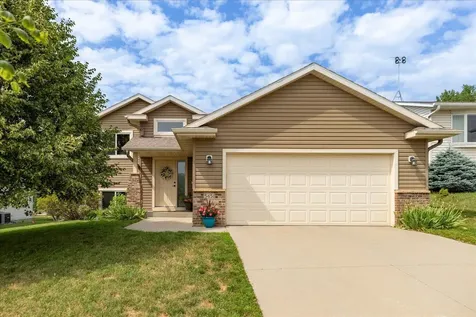 5451 Castleview Drive NW Rochester MN 55901