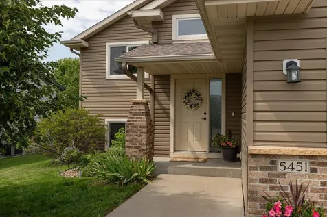 5451 Castleview Drive NW Rochester MN 55901