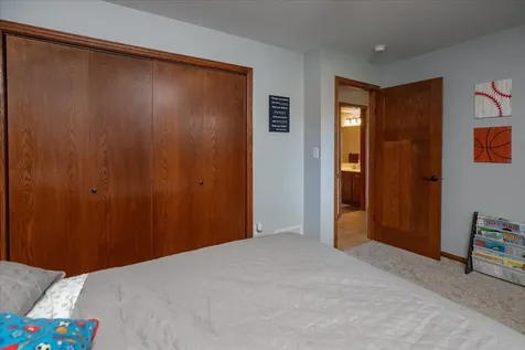 5451 Castleview Drive NW Rochester MN 55901