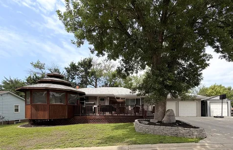 598 Prospect Avenue Windom MN 56101