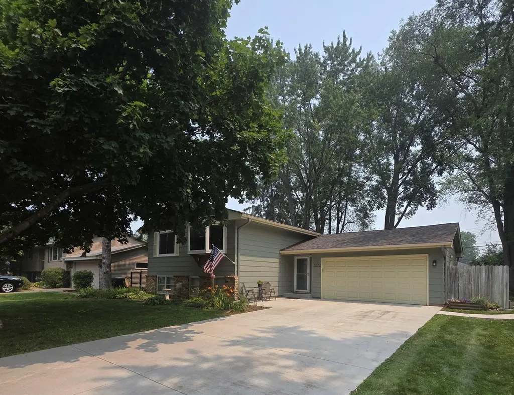 5570 Schutta Road Shoreview MN 55126