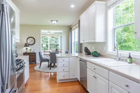 988 Daylily Drive Victoria MN 55386