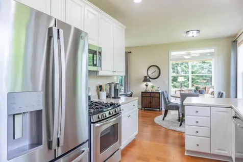 988 Daylily Drive Victoria MN 55386