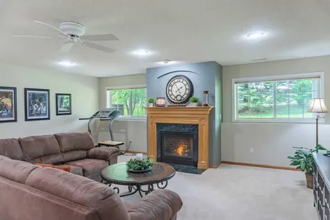 988 Daylily Drive Victoria MN 55386