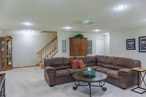 988 Daylily Drive Victoria MN 55386