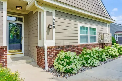988 Daylily Drive Victoria MN 55386