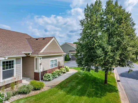 988 Daylily Drive Victoria MN 55386