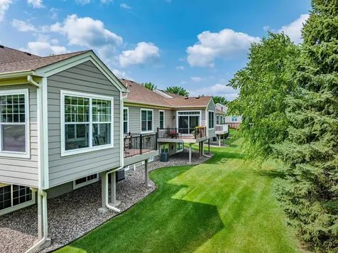 988 Daylily Drive Victoria MN 55386