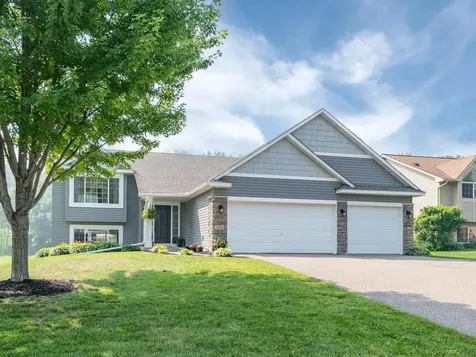 2464 River Bend Trail Mayer MN 55360