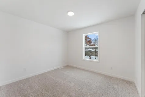 7518 Upper 42nd Street N Oakdale MN 55128