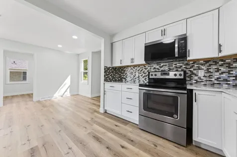 621 White Bear Avenue N Saint Paul MN 55106