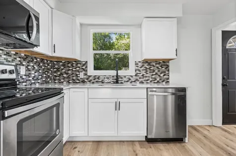 621 White Bear Avenue N Saint Paul MN 55106