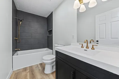 621 White Bear Avenue N Saint Paul MN 55106