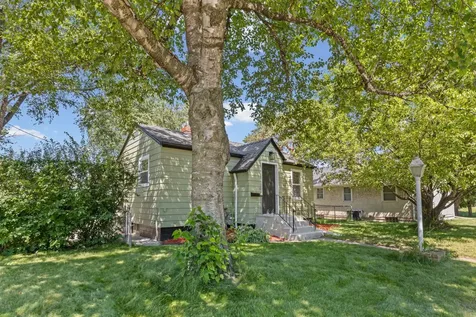 621 White Bear Avenue N Saint Paul MN 55106