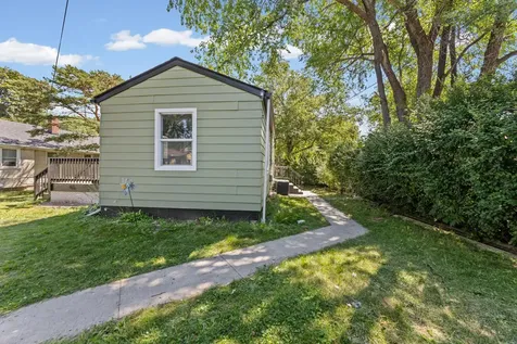 621 White Bear Avenue N Saint Paul MN 55106